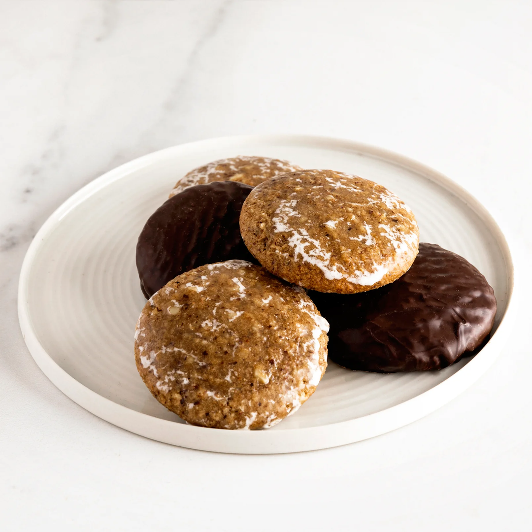 O Tannenbaum Tin With Assorted Lebkuchen