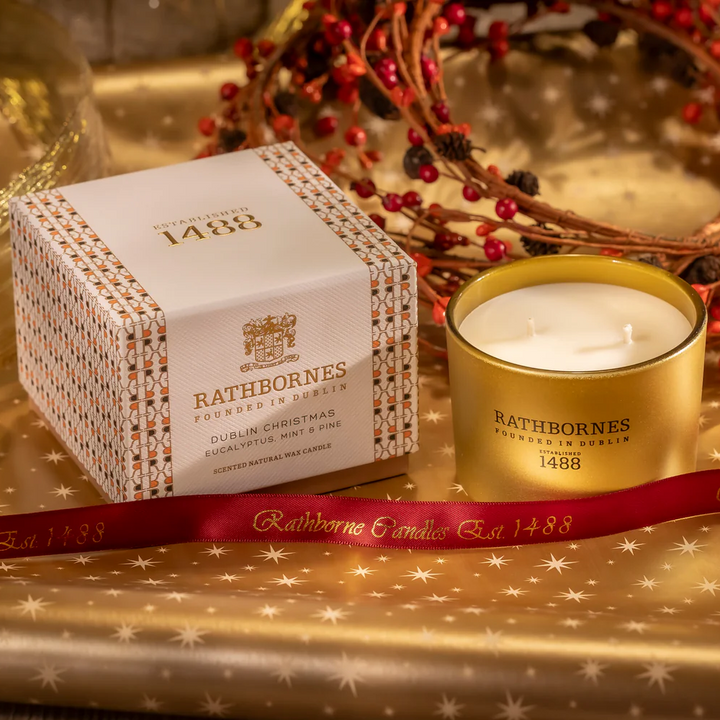 Rathbornes Dublin Christmas Scented Luxury Classic Candle (Eucalyptus, Mint & Pine)